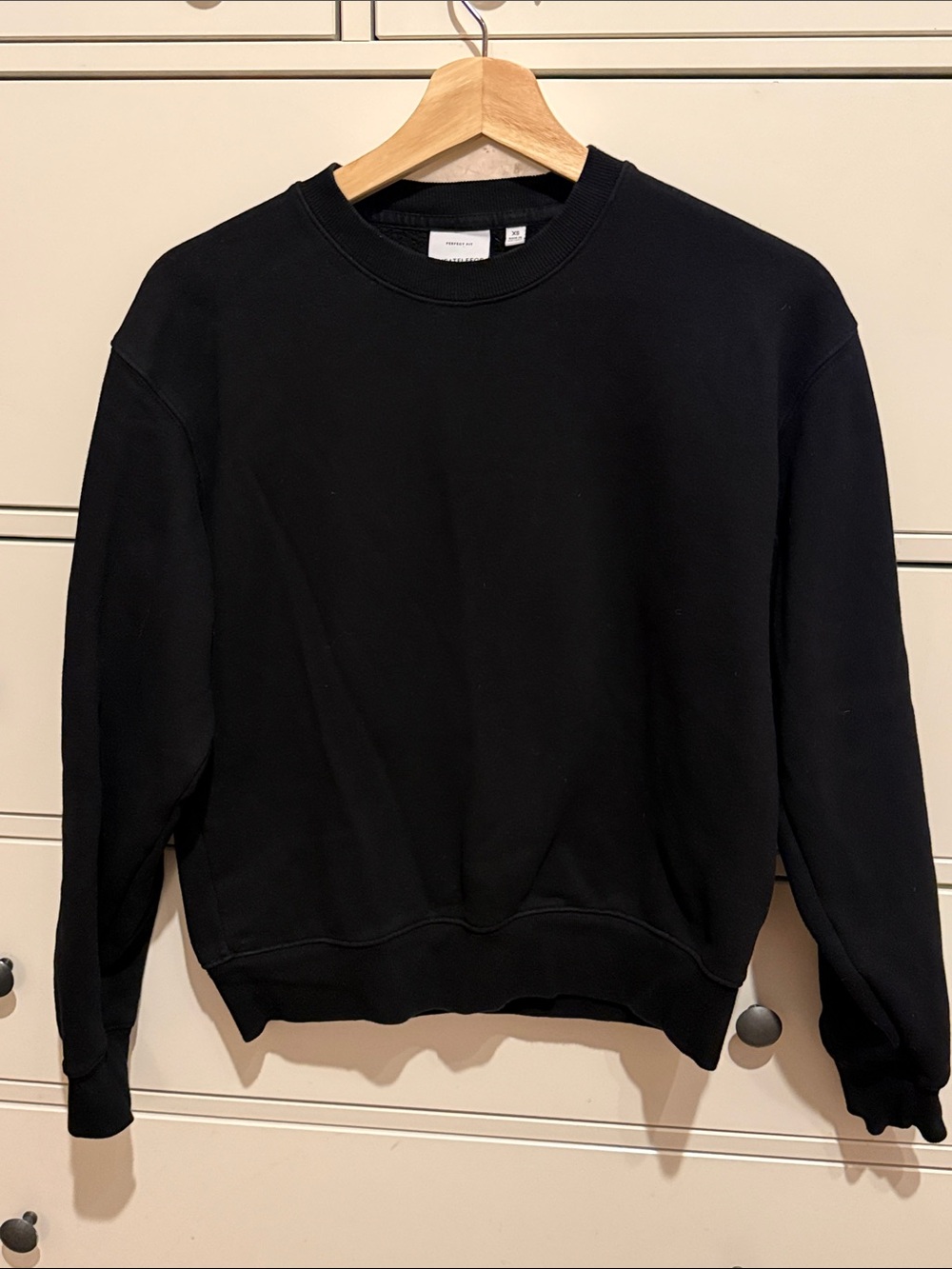 Aritzia Black Crewneck Sweatshirt